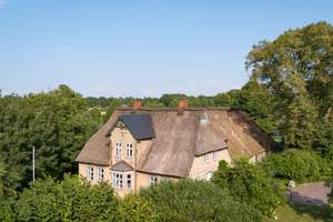 Stilvolles Landhaus für die ganze Familie – Die vollständige Adresse der Immobilie erhältst du vom Anbieter., 25725 Schafstedt – Vorschaubild 2