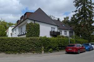 Modernisierte Dachgeschoss Wohnung Waldtrudering ohne Balkon – Tangastr. 51, 81827 Waldtrudering, München – Vorschaubild 11