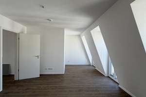 Lichtdurchflutete 3-Raum-Wohnung mit Einbauküche und Balkon – Friedrichstraße 9, 1067 Friedrichstadt, Dresden – Vorschaubild 5