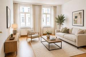 Bezugsfreier Gründerzeit-Altbau mit neuen Holzfenstern und saniertem Treppenhaus von 2025