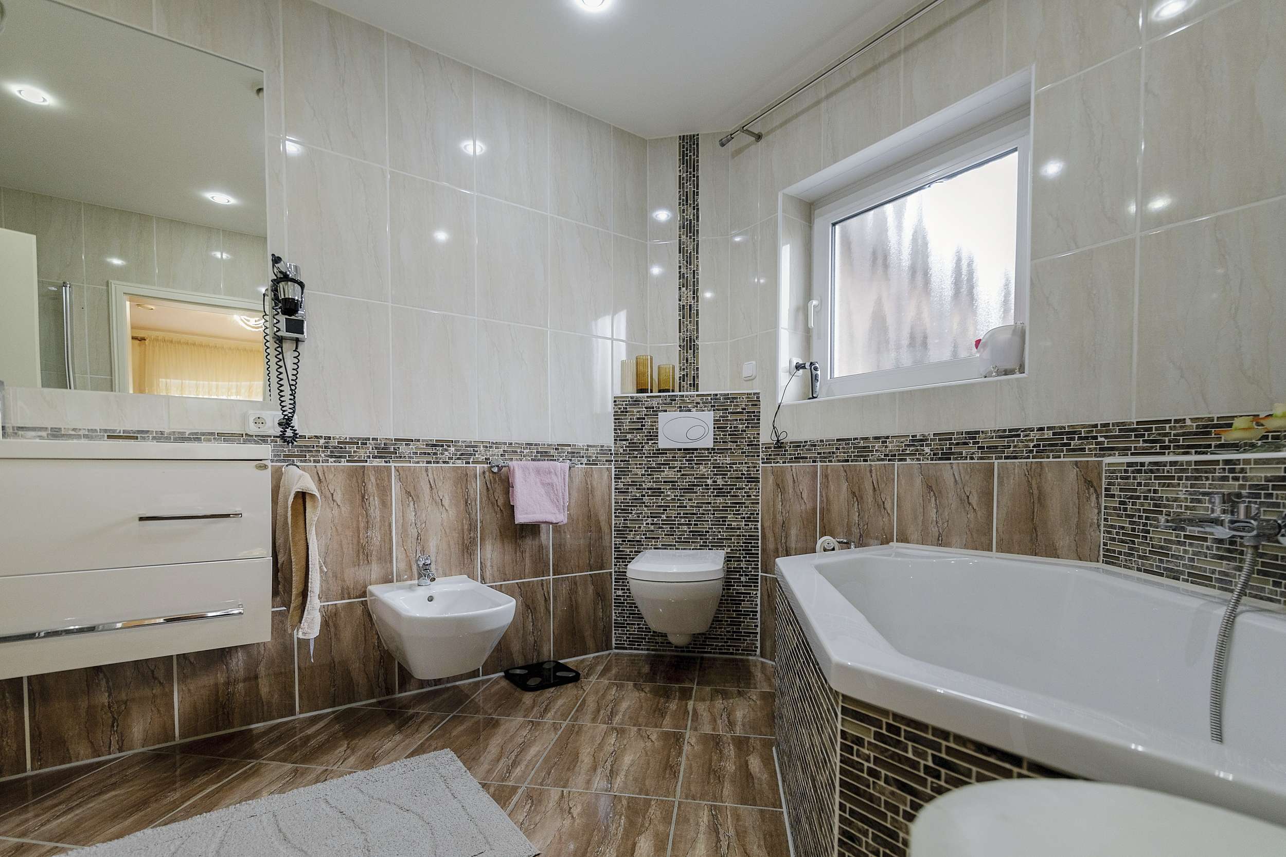 Immobilie in Fredenbeck - Schickes 7 Zimmer Einfamilienhaus! - Bild 0