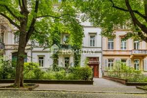 4-ZI-Altbauwohnung mit großzügiger Terrasse & 80 m² Grundfläche großem Dachboden in WI-Mitte