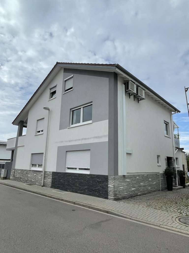 Immobilie in Achern - Attraktives 2-Familienhaus im Herzen von Oberachern - Vielseitige Nutzung & Charme inklusive! - Bild 1