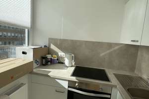Umfänglich modernisiertes 1 Zimmer Apartment mit Einbauküche und Balkon – Friedrich-Ebert-Str. 12, 40210 Stadtmitte, Düsseldorf – Vorschaubild 2