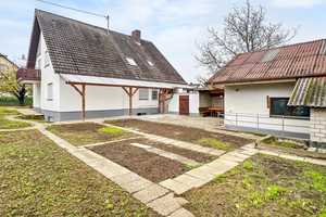 “Zweifamilienhaus mit Garten und Doppelgarage – Vielseitig nutzbar in ruhiger Lage” – Emmendingen (Kreis) – Vorschaubild 22
