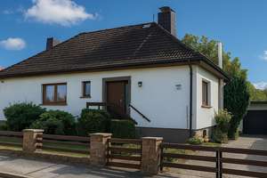 Charmanter Bungalow mit Ausbaupotenzial und wunderschönem Garten in Bobbau – Die vollständige Adresse der Immobilie erhältst du vom Anbieter., 6766 Bobbau – Vorschaubild 1