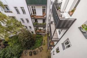 Altbautraum mit 50 m² Garten – stilvolle 3-Zimmer-Wohnung im sanierten Gründerzeithau – Die vollständige Adresse der Immobilie erhältst du vom Anbieter., 14057 Charlottenburg, Berlin – Vorschaubild 11