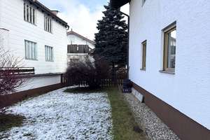 Der eigene Garten inklusive: Wohnung in Metten mit ca. 300 m² Freifläche, Garage & Stellplatz – Die vollständige Adresse der Immobilie erhältst du vom Anbieter., 94526 Metten – Vorschaubild 22