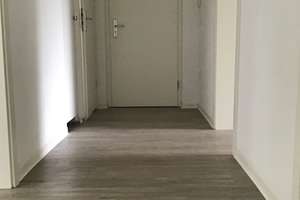 Wunderschöne 3 Zimmer Wohnung mit modernem Tageslichtbad und Balkon! – Von-der-Vogelweide-Str. 68, 45279 Freisenbruch, Essen – Vorschaubild 2