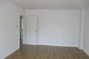 Freundliche 3-Zimmer-Wohnung mit 2 Balkonen in Krefeld – Die vollständige Adresse der Immobilie erhältst du vom Anbieter., 47798 Stadtmitte, Krefeld – Vorschaubild 4