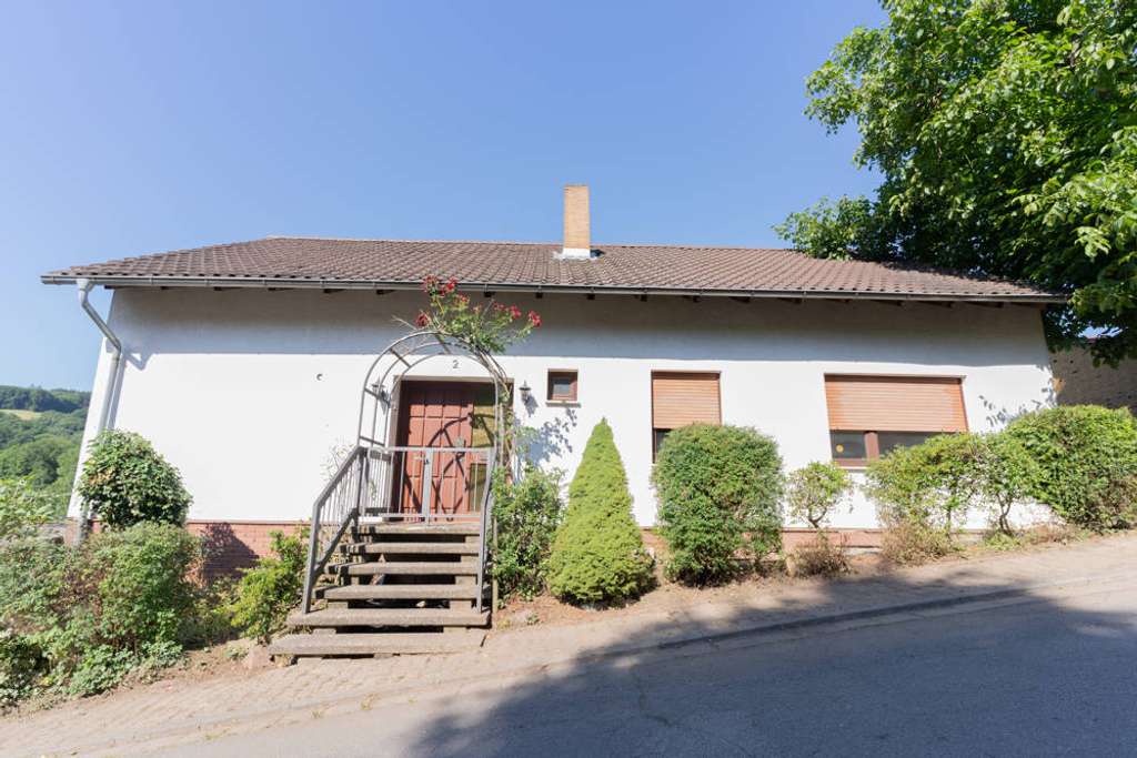 Immobilie in Wald-Michelbach - Entfalten Sie Ihre Wohnträume! Zweifamilienhaus mit Charme in Wald-Michelbach/Kreidach - Bild 3