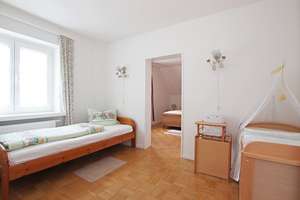 Modernisiertes Zweifamilienhaus für komfortables Mehrgenerationenwohnen in Bad Schwartau – Die vollständige Adresse der Immobilie erhältst du vom Anbieter., 23611 Bad Schwartau – Vorschaubild 11