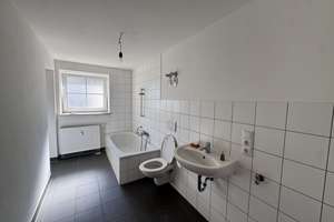 Hübsche 3 Zimmer Wohnung in ruhiger Lage ** Provisionsfrei ** – Deggendorfer Straße 25, 93055 Ostenviertel, Regensburg – Vorschaubild 3