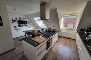 Geschmackvolle Maisonette-Wohnung mit luxuriöser Innenausstattung mit EBK in Köln Ehrenfeld