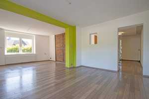 Teilmodernisiertes Zweifamilienhaus mit Garage und Stellplatz auf 566 m² Grundstück – Annener Berg 3, 58454 Ennepe-Ruhr-Kreis – Vorschaubild 3