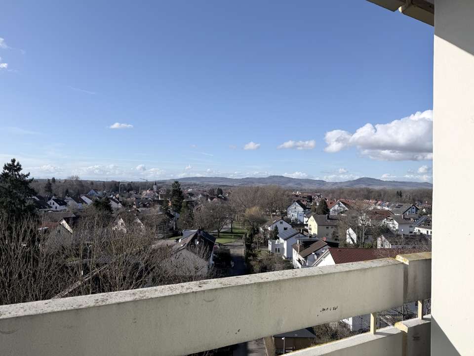 Immobilie in Umkirch - Single Wohnung in Umkirch bei Freiburg mit herrlichen Weitblick - Bild 0