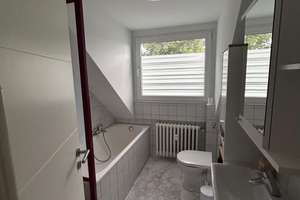 Ansprechende, renovierte 3-Zimmer-Dachgeschosswohnung in Mönchengladbach – Die vollständige Adresse der Immobilie erhältst du vom Anbieter., 41169 Hardt-Mitte, Mönchengladbach – Vorschaubild 3