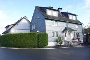 Eine besondere Immobilie - Einfamilienhaus mit 2 Einliegerwohnungen – Die vollständige Adresse der Immobilie erhältst du vom Anbieter., 42929 Wermelskirchen – Vorschaubild 1