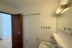 Bezugsfreie 1-Zimmer-Studentenwohnung in zentraler Lage von Freiburg-Oberau – 79102 Oberau, Freiburg im Breisgau – Vorschaubild 5