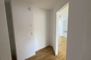 Helle 3-Zimmer Dachgeschosswohnung mit Balkon in Hannover-Döhren – Die vollständige Adresse der Immobilie erhältst du vom Anbieter., 30519 Döhren, Hannover – Vorschaubild 4