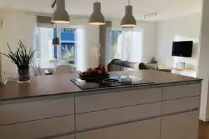Stilvoll & Modern: Exklusive Doppelhaushälfte in Bestlage von Bad Bramstedt mit unverbaubarem Blick – An der Osterau 22b, 24576 Segeberg (Kreis) – Vorschaubild 8