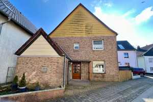 Solides 5-Zimmer-Einfamilienhaus in Steinheim-Bergheim mit separatem 600qm Gartengrundstück  – Höxter (Kreis) – Vorschaubild 1