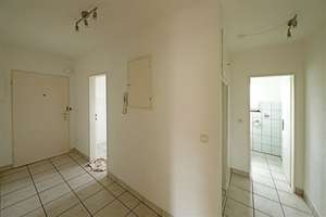 Immobilien Richter: sanierte 4 Zimmer Wohnung mit Balkon in Mönchengladbach  – Die vollständige Adresse der Immobilie erhältst du vom Anbieter., 41179 Rheindahlen-Mitte, Mönchengladbach – Vorschaubild 3