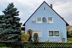 Ein Einfamilienhaus mit Einliegerwohnungen voller Möglichkeiten – Zuhause gestalten in Eggolsheim – Die vollständige Adresse der Immobilie erhältst du vom Anbieter., 91330 Eggolsheim – Vorschaubild 1