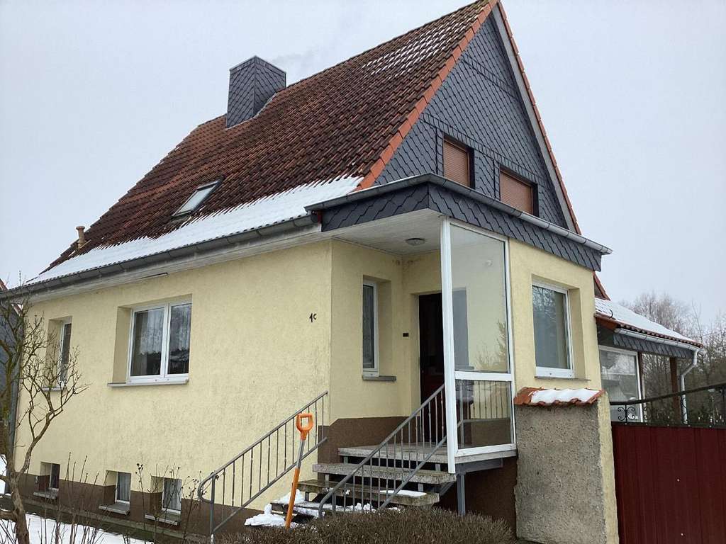 Immobilie in Diesdorf - Dieses Einfamilienhaus ist in Massivbauweise mit viel Nebengebäude - Bild 3