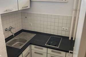 Sonnige 1-Zimmer-Wohnung mit Balkon & Aufzug in der Hubertusallee – Die vollständige Adresse der Immobilie erhältst du vom Anbieter., 14193 Grunewald, Berlin – Vorschaubild 4