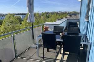 Charmante helle 2,5 Penthouse Wohnung Weitblick, möbliert – Washingtonallee 21, 89231 Neu-Ulm – Vorschaubild 5