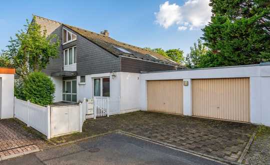 Einfamilienhaus mit modernem Grundriss, Einliegerwohnung und großem Garten