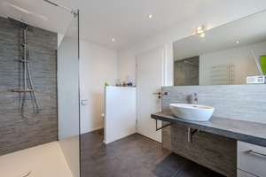 Penthouse-Feeling mit Kamin und Blick auf die Weinberge – Die vollständige Adresse der Immobilie erhältst du vom Anbieter., 70376 Münster, Stuttgart – Vorschaubild 18