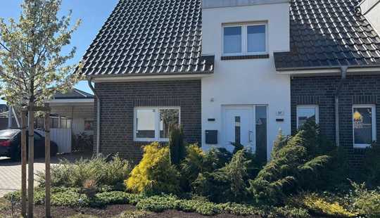 Bild von Doppelhaushälfte mit großem Carport und ausgebautem Spitzboden