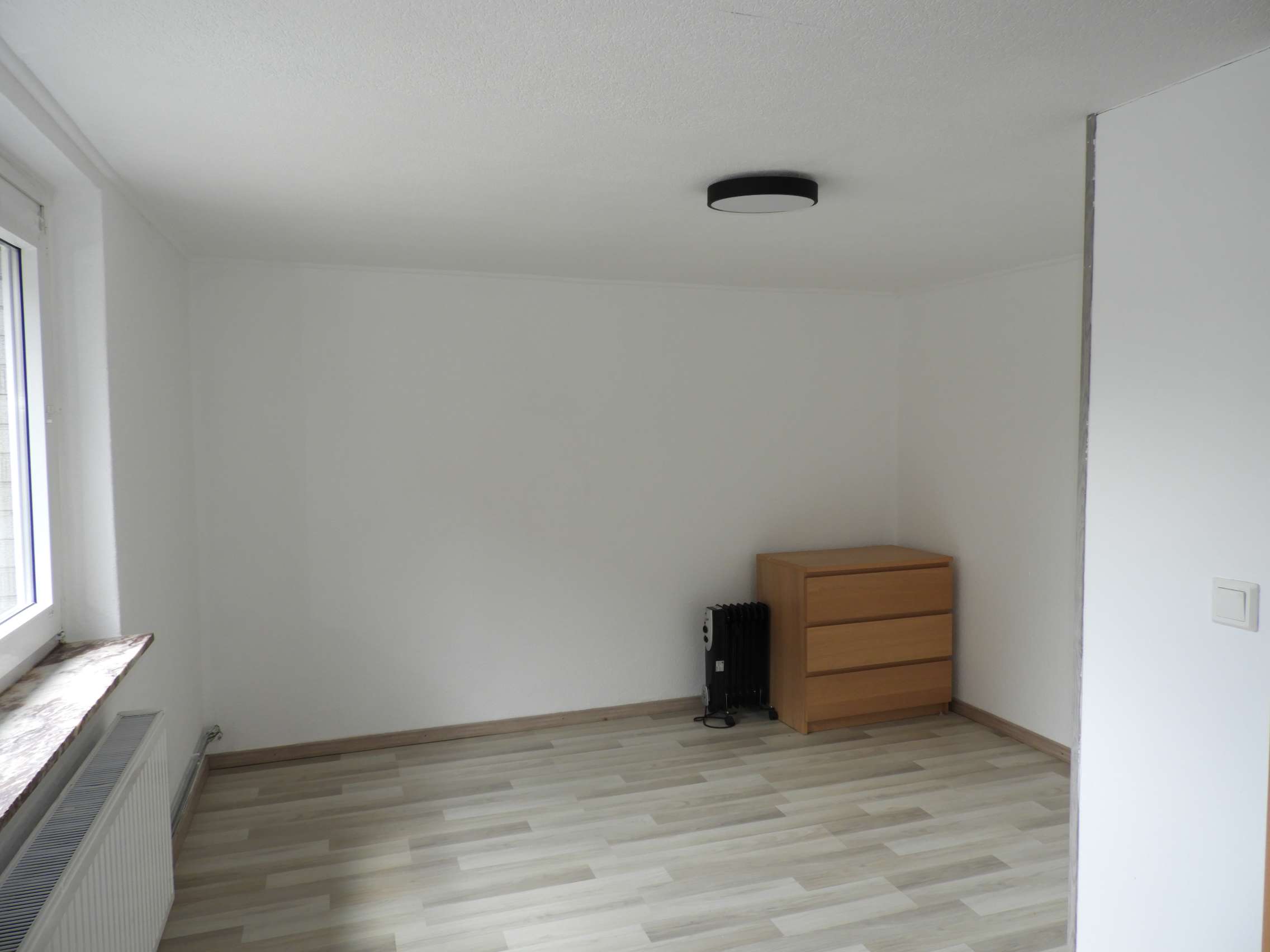 Immobilie in Schellerten - Großes Haus mit neun Zimmer in Oedelum! - Bild 1