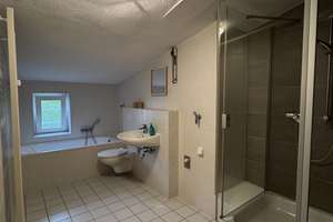schöne, helle Altbauwohnung im DG inkl. Einbauküche und Balkon – Falkensteinstr. 184, 46047 Borbeck, Oberhausen – Vorschaubild 7