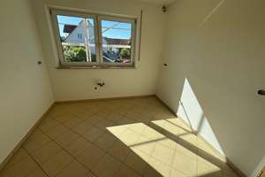 Großzügige Doppelhaushälfte mit Garage, Terrasse und Garten in Hilgertshausen zu vermieten! – 86567 Hilgertshausen-Tandern – Vorschaubild 4