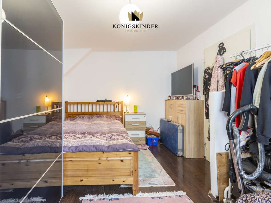 Schlafzimmer rechts (OG)