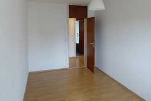 NAHE MÖGELDORFER PLÄRRER UND TIERGARTEN: 3-ZIMMER-ETW MIT GROSSEM SÜDBALKON UND AUSSEN-STELLPLATZ – Ostendstraße 220, 90482 Nürnberg – Vorschaubild 9
