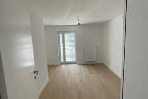 Saniertes Haus mit vier Zimmern und EBK in München – Finsingstraße 38, 81735 München – Vorschaubild 9