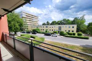 Helle 3-Zimmerwohnung mit Loggia in der Hammerschmiede zu vermieten – Karlsbader Straße 24, 86169 Hammerschmiede, Augsburg – Vorschaubild 2