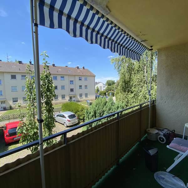 *** frische 2-Zimmer-Wohnung - frisch in Renovierung - mit Balkon - Gartenmitbenutzung ***