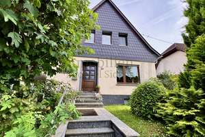 Traumhaftes Einfamilienhaus in Roxheim – Moderner Wohnkomfort trifft idyllisches Ambiente – Die vollständige Adresse der Immobilie erhältst du vom Anbieter., 55595 Roxheim – Vorschaubild 1