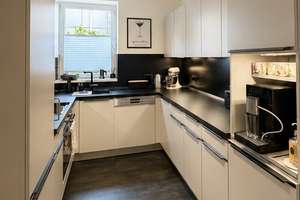 Tolle 3-Zimmer-Wohnung mit Garten, Kamin und moderner Einbauküche in Top-Lage – Moltkestraße 37, 24937 Stadtpark, Flensburg – Vorschaubild 5