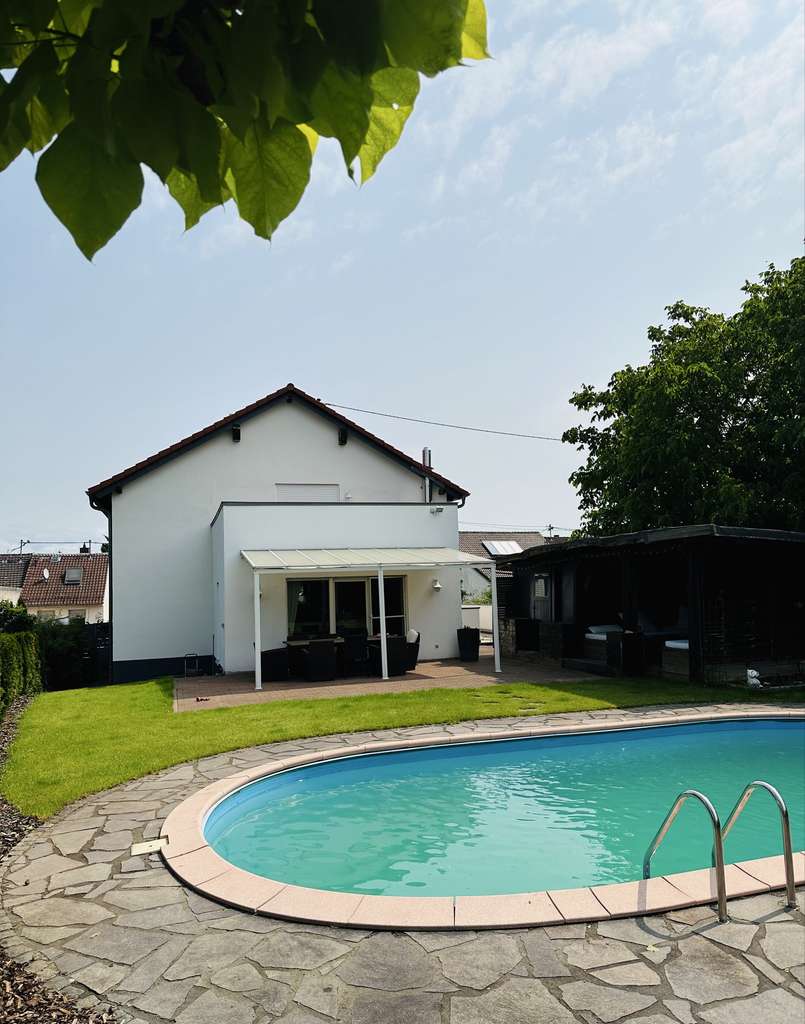 Exklusives Anwesen mit Pool, Sauna & ELW. 30-40 Min. bis Mainz / Wiesbaden, 60 Min. bis Frankfurt