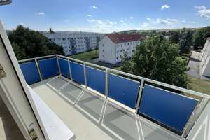 Helle, frisch renovierte 2-Raum-Wohnung im Dachgeschoss mit Weitblick [Nr. 10] | WBS erforderlich – Rosa-Luxemburg-Ring 24, 7586 Bad Köstritz – Vorschaubild 5
