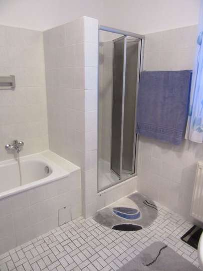 Badezimmer 1. OG Badezimmer 1. OG