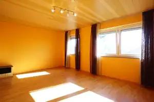 Reiheneckhaus mit Terrasse, schönem Garten und 2 Garagen – Reutlingen (Kreis) – Vorschaubild 11
