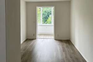 Attraktive 3-Zimmer-Wohnung mit Einbauküche und Loggia in Chemnitz-Hilbersdorf! – Die vollständige Adresse der Immobilie erhältst du vom Anbieter., 9131 Hilbersdorf, Chemnitz – Vorschaubild 4