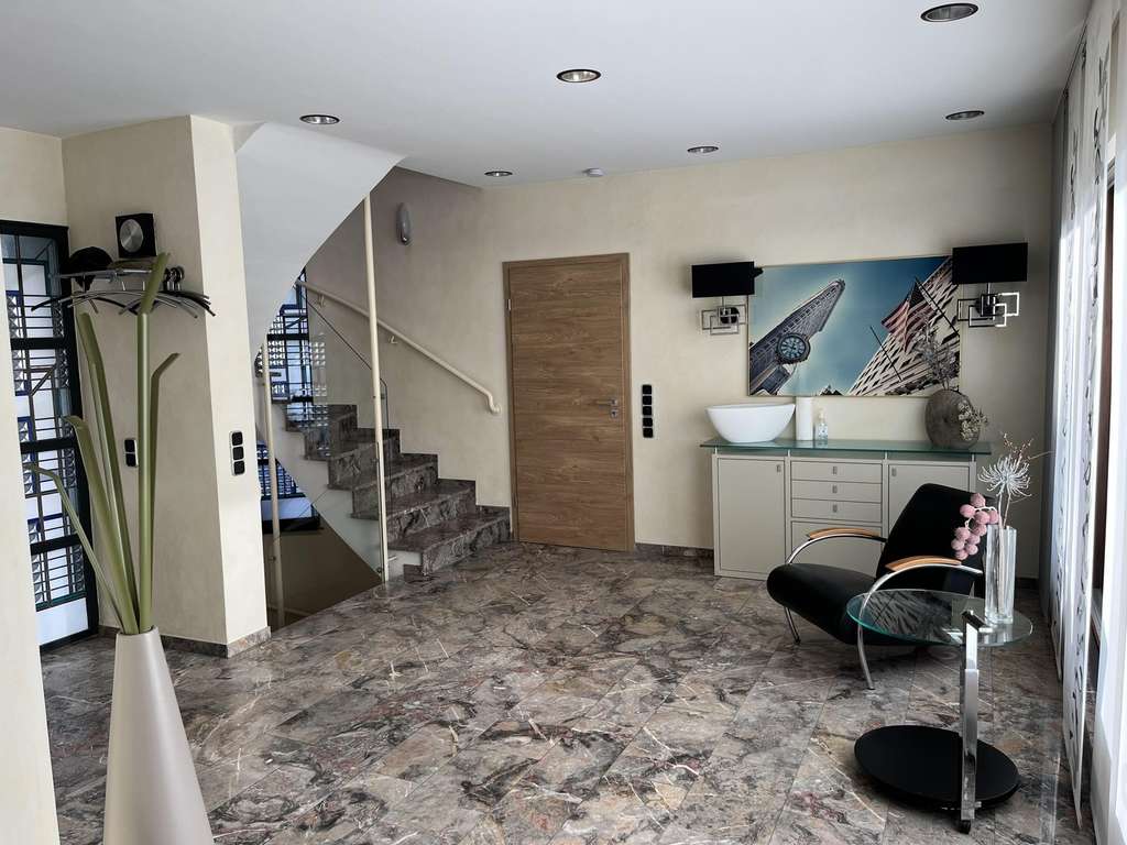 Immobilie in Bad Camberg - Architektenhaus in unscheinbarer, aber absolut ruhiger Lage - Bild 2